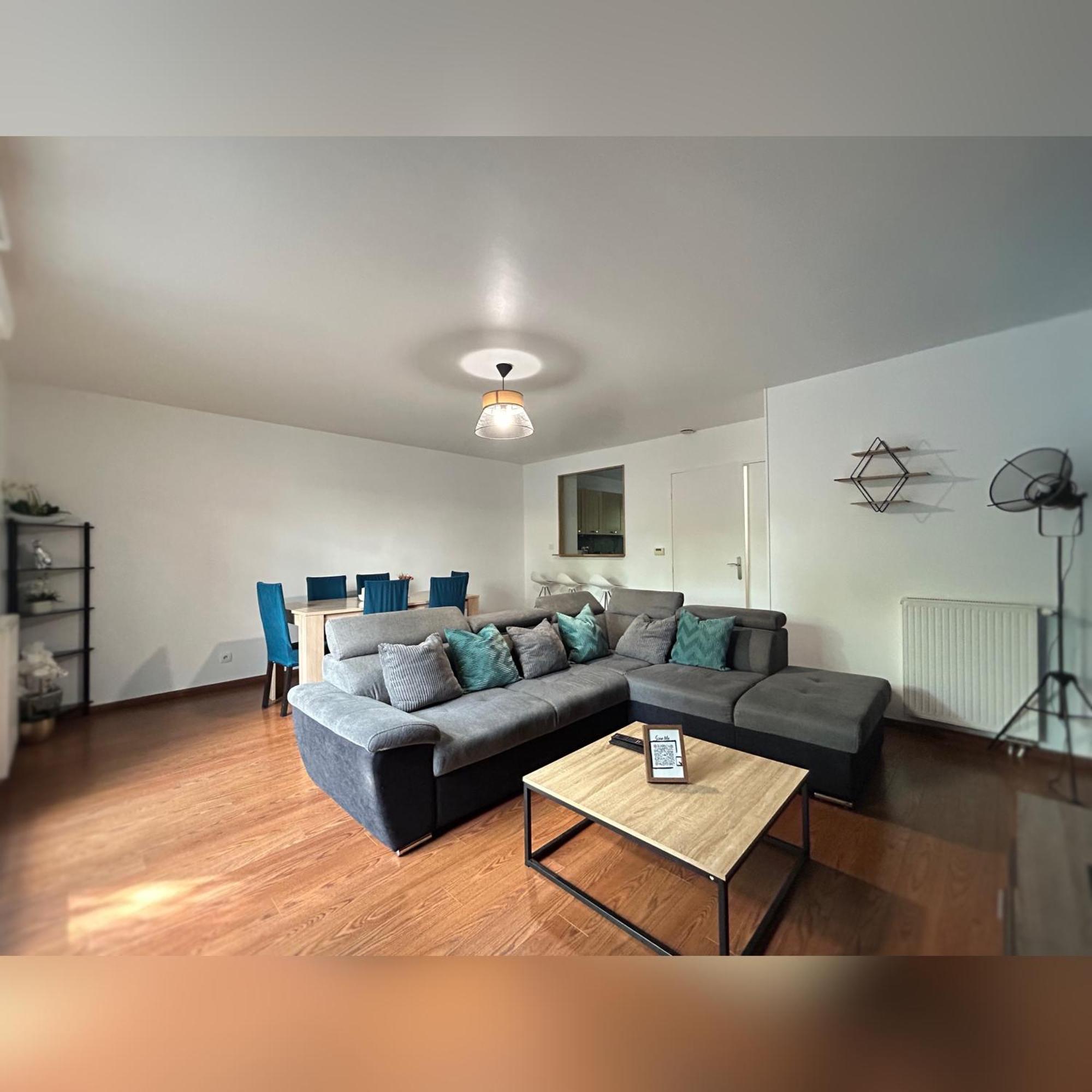 Le Duplex Chessy - 15Min From Disneyland - 2 Private Parkings - Garden - Kingsize & Queensize Bed - Supermarket Behind The House Exterior photo